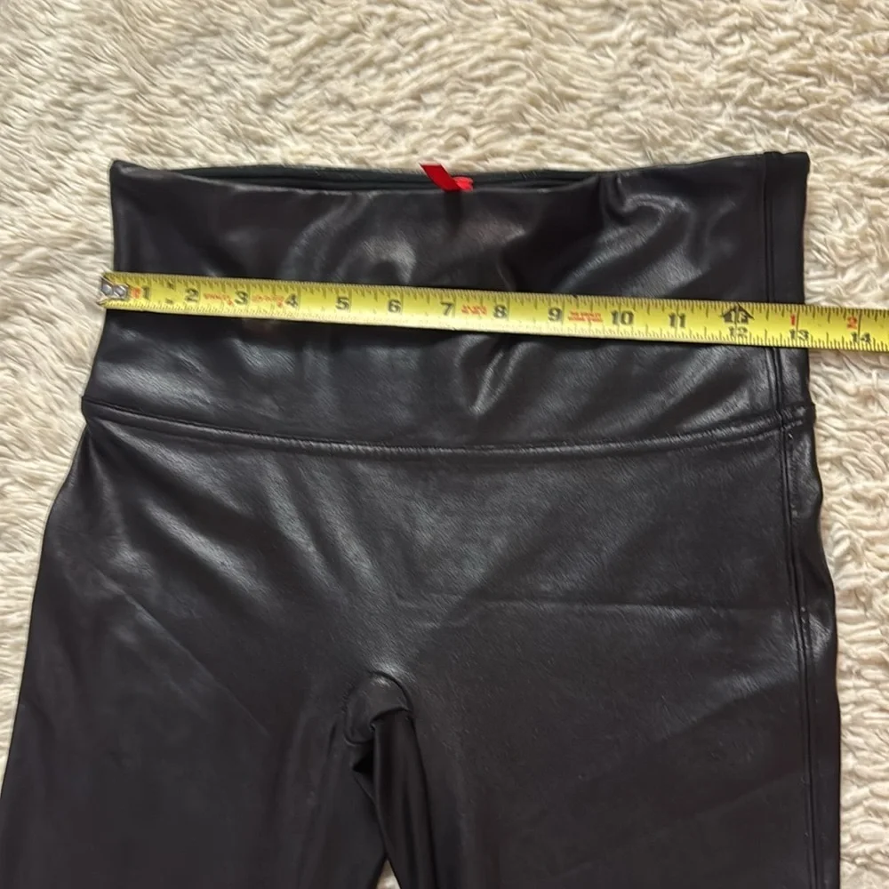 SPANXshape™ Faux Leather
Leggings size Large - Picture 6 of 13